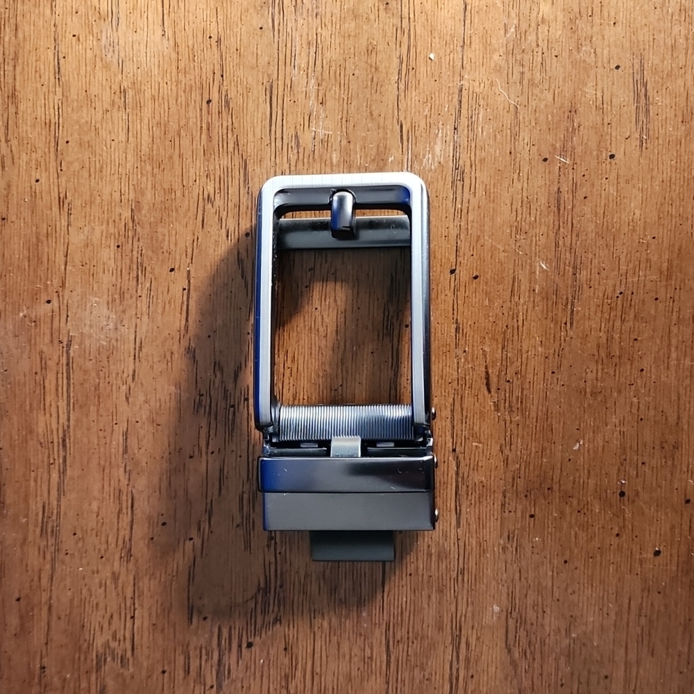 Ratchet belt buckle